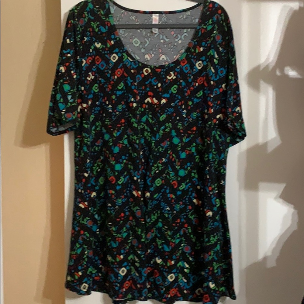 COPY - LuLa Roe Black Chevron Pattern Perfect Tee